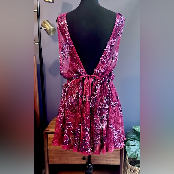 Free People ✨ Shimmer Stunner Slip - Picture 6 of 11